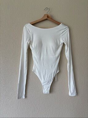 Commense White Long-Sleeve Scoop-Neck Bodysuit- NWT